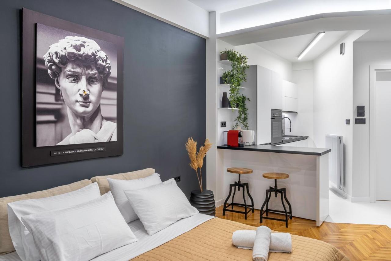 Luxury Studio Apartment In The Heart Of Athena Bagian luar foto