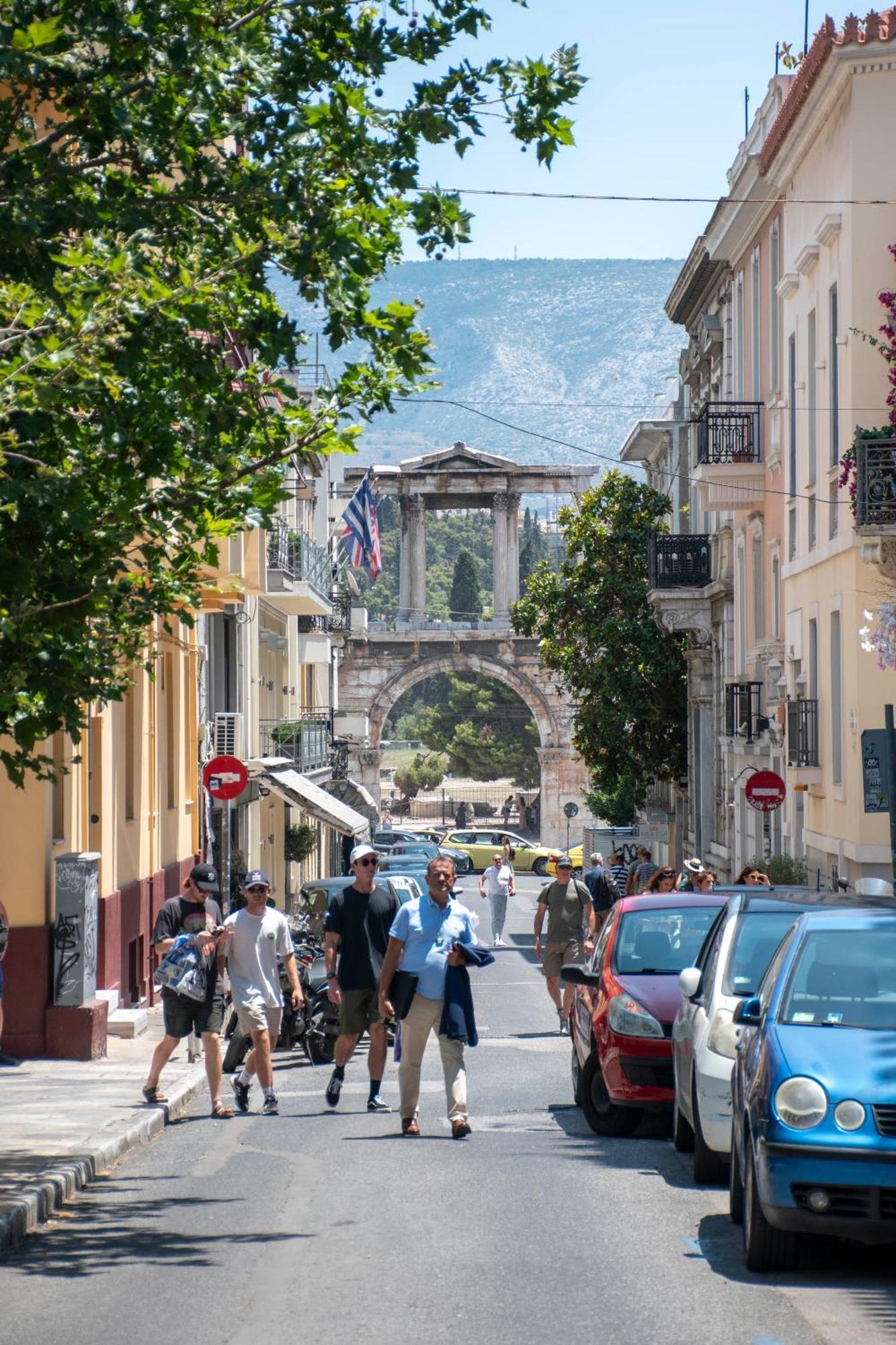 Luxury Studio Apartment In The Heart Of Athena Bagian luar foto